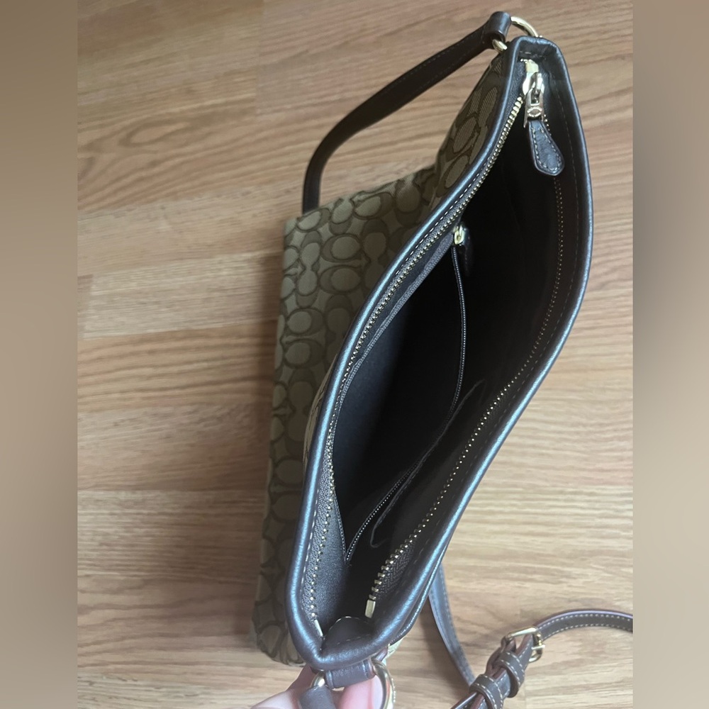 Coach Tan and Brown Signature Crossbody / Shoulder Bag - Picture 7 of 13